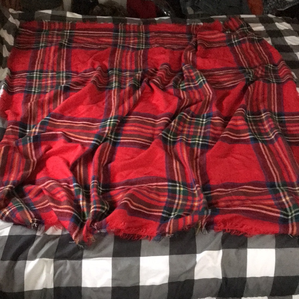 $65 SERRA Red IRISH PLAID Blanket Shawl Fringe Buffalo Scarf - Picture 13 of 16